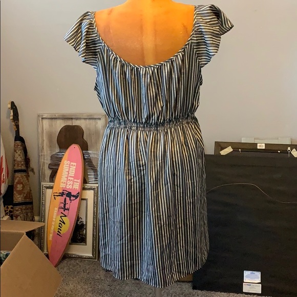 Dress - Picture 2 of 3